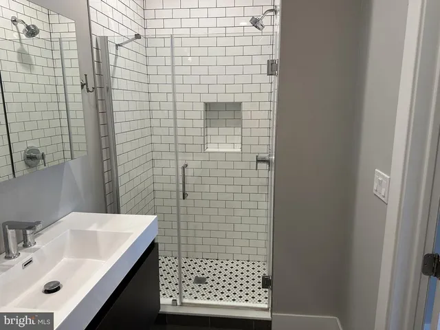 $2,200 | 907 Leland Street, Unit 2B, Philadelphia, PA 19130