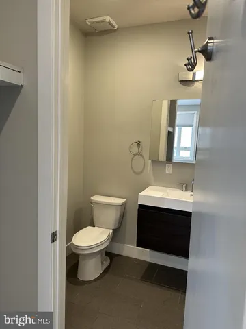 $2,200 | 907 Leland Street, Unit 2B, Philadelphia, PA 19130