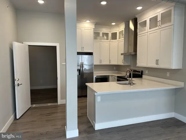 $2,200 | 907 Leland Street, Unit 2B, Philadelphia, PA 19130