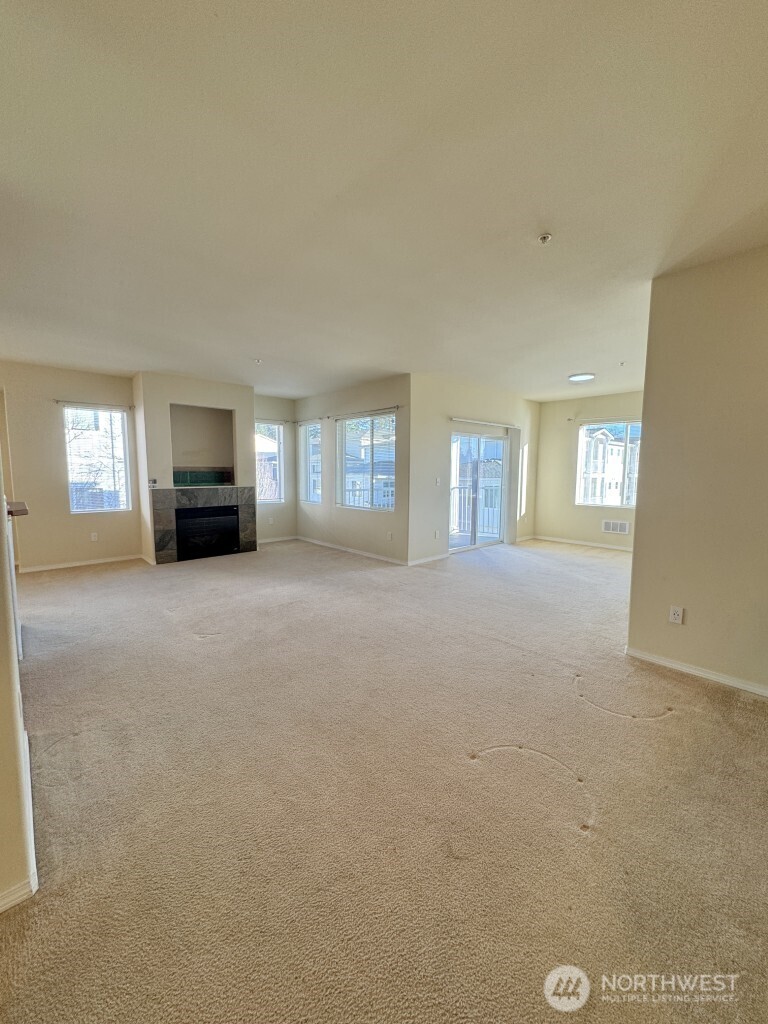 14915 38th Drive Southeast, Unit D3007 Bothell, WA 98012 - Photo 2 of 21