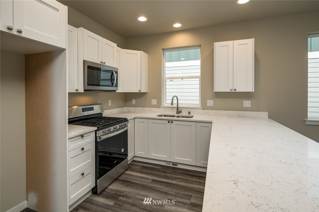 2086 Roxy Loop Ferndale, WA 98248 - Photo 8 of 26 Gallery Image 8