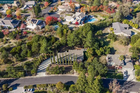 $2,398,800 | 320 Miranda Lane, Alamo, CA 94507