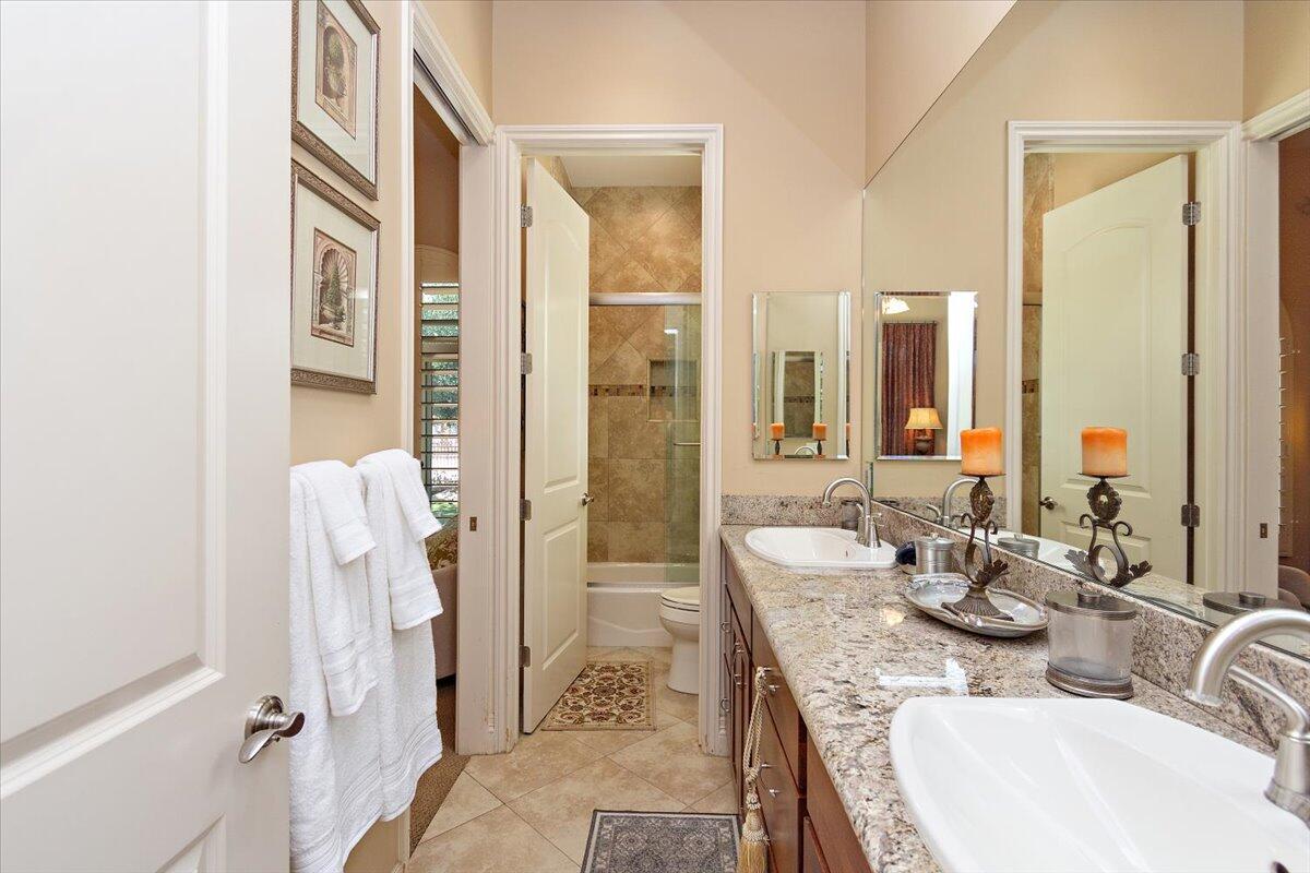 31453 Chimayo Road Thousand Palms, CA 92276 - Photo 36 of 71 Jack & Jill Bath