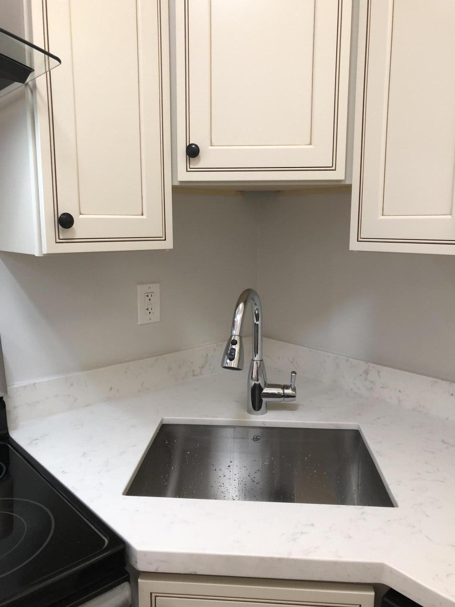299 Southwest 7th Street, Unit 1090 Boca Raton, FL 33432 - Photo 5 of 23 CORNERQUARTZUNDERMOINTSINK