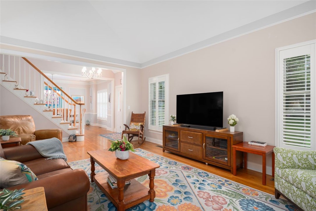 50 Seal Island Road Bristol, RI 02809 - Photo 21 of 45 Living Room/ Foyer Entry