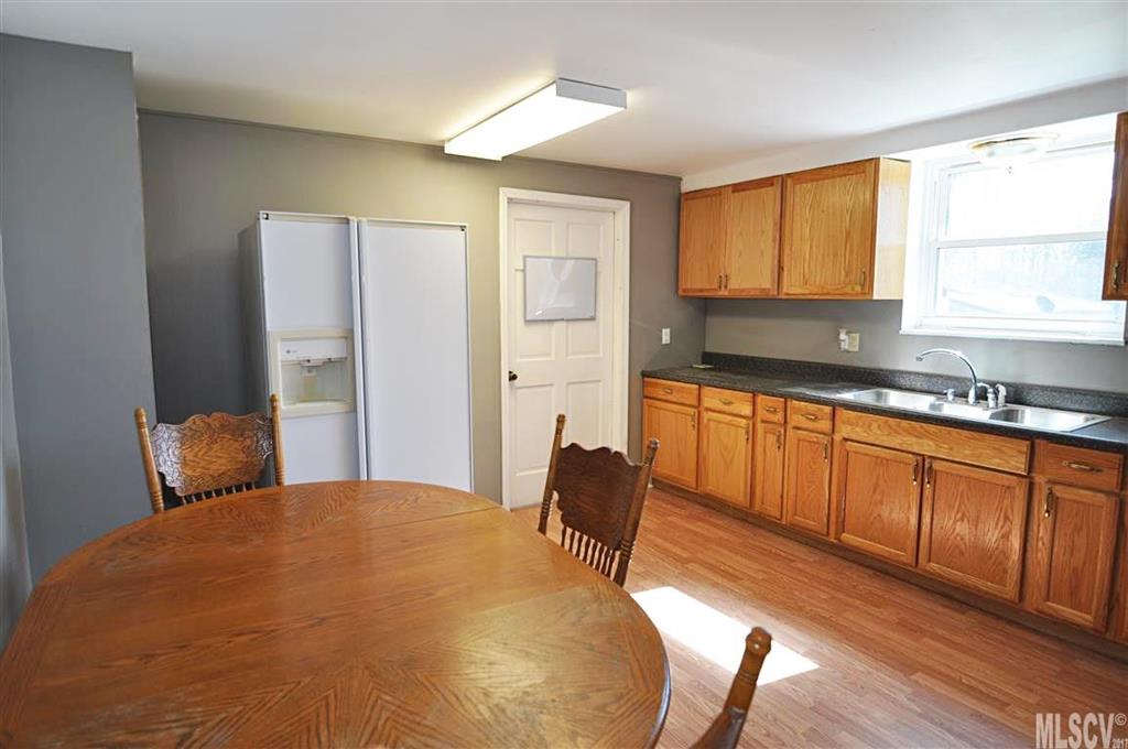 3987 River Road Hickory, NC 28602 - Photo 14 of 16