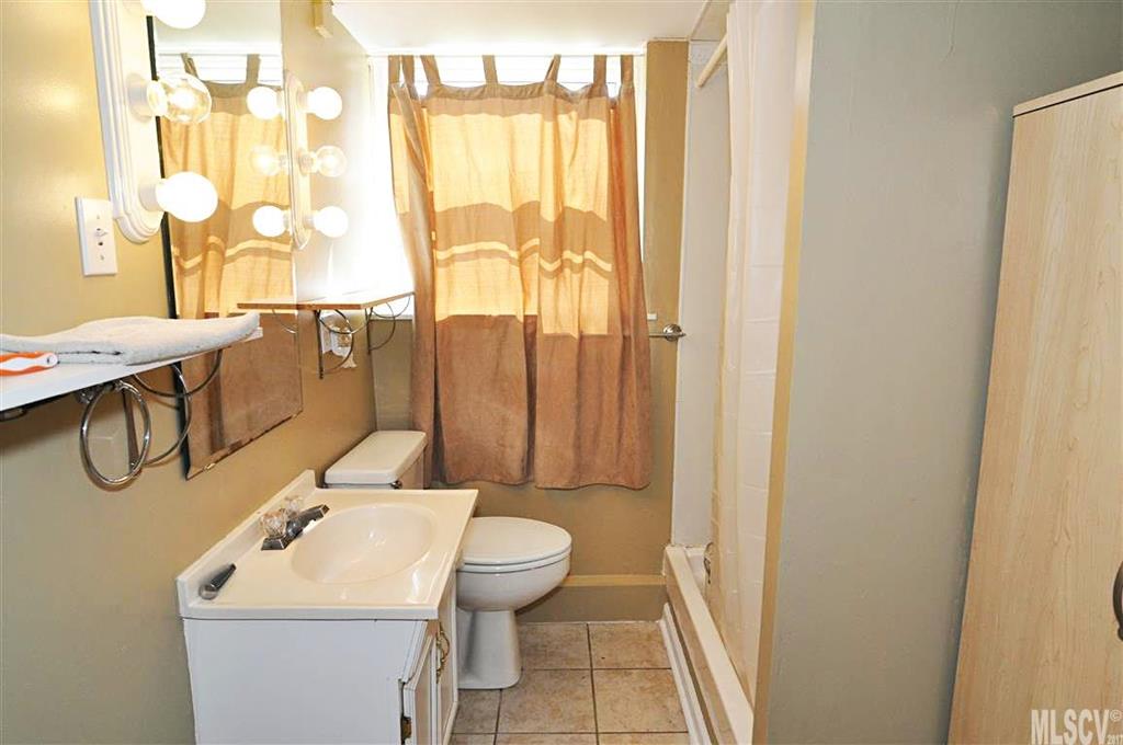 3987 River Road Hickory, NC 28602 - Photo 3 of 16