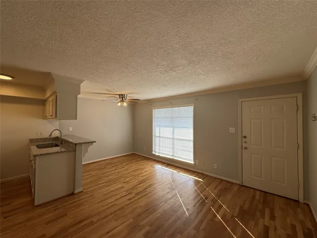 $1,275 | 425 East 9th Street, Unit 9, Houston, TX 77007