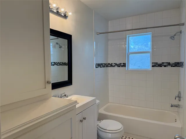 $1,275 | 425 East 9th Street, Unit 9, Houston, TX 77007