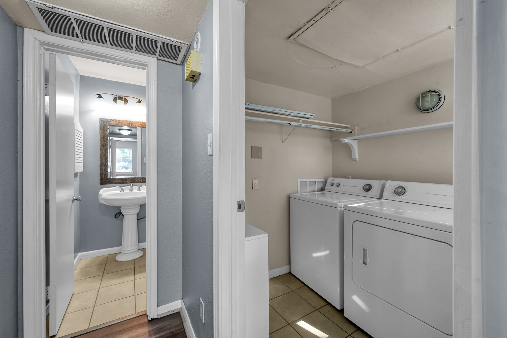 3500 Tangle Brush Drive, Unit 40 Spring, TX 77381 - Photo 13 of 19 a utility room with closet dryer and washer