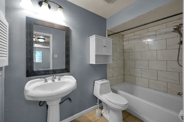 $1,195 | 3500 Tangle Brush Drive, Unit 40, The Woodlands, TX 77381