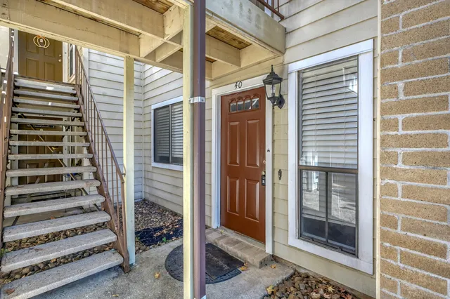 $1,195 | 3500 Tangle Brush Drive, Unit 40, The Woodlands, TX 77381