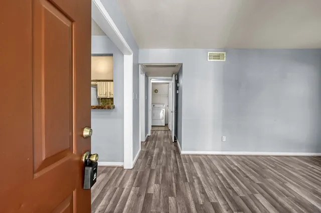 $1,195 | 3500 Tangle Brush Drive, Unit 40, The Woodlands, TX 77381
