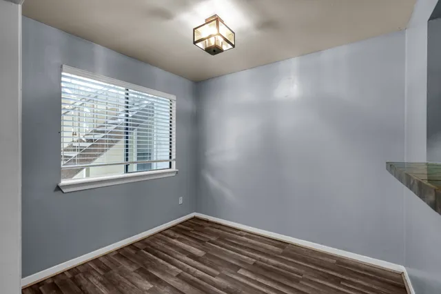 $1,195 | 3500 Tangle Brush Drive, Unit 40, The Woodlands, TX 77381
