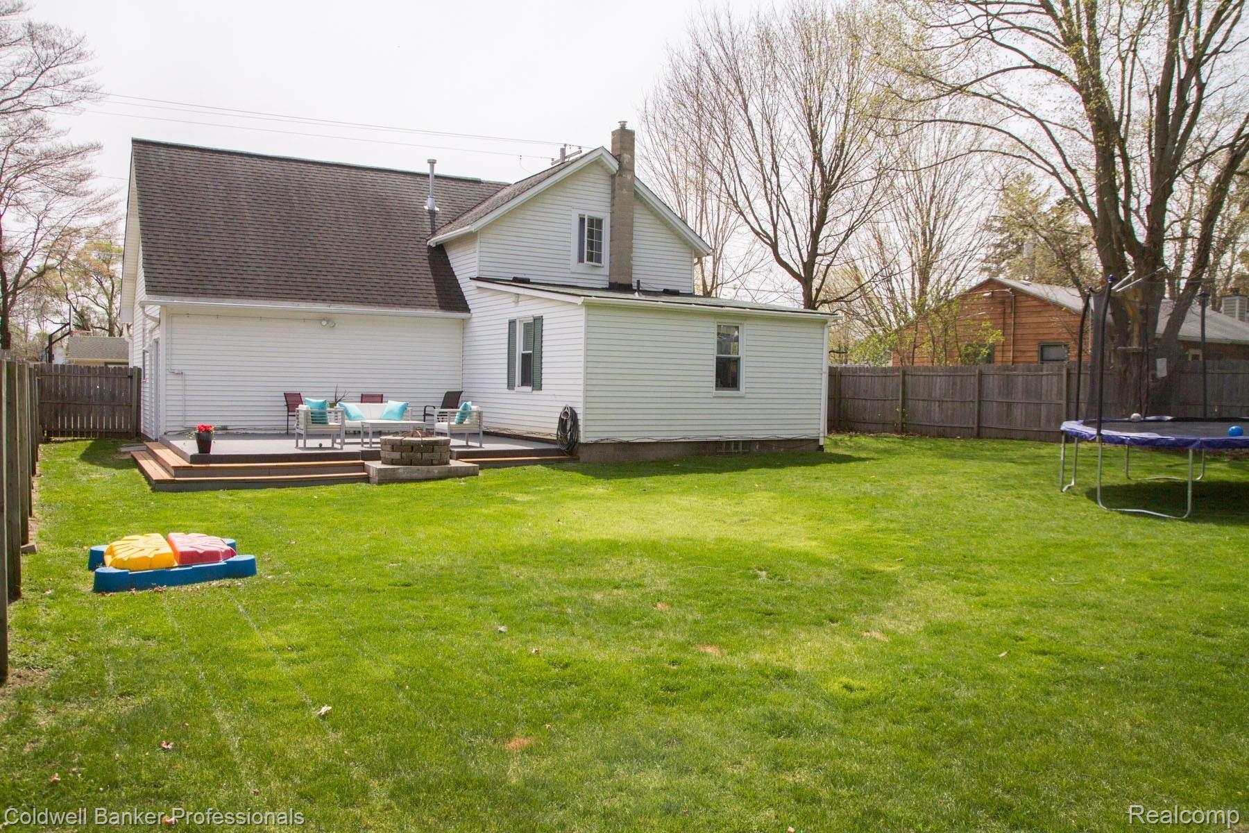 10401 Maple Road Hartland, MI 48353 - Photo 30 of 50 Maple (17).jpg