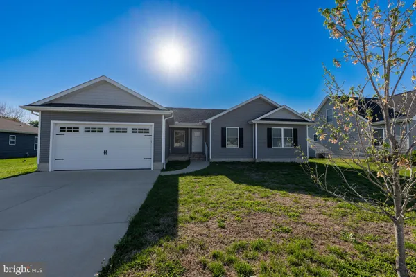$377,000 | 122 Plantation Drive, Felton, DE 19943