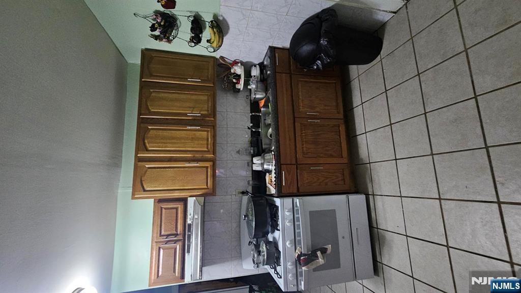 379 Straight Street Paterson, NJ 07501 - Photo 4 of 18