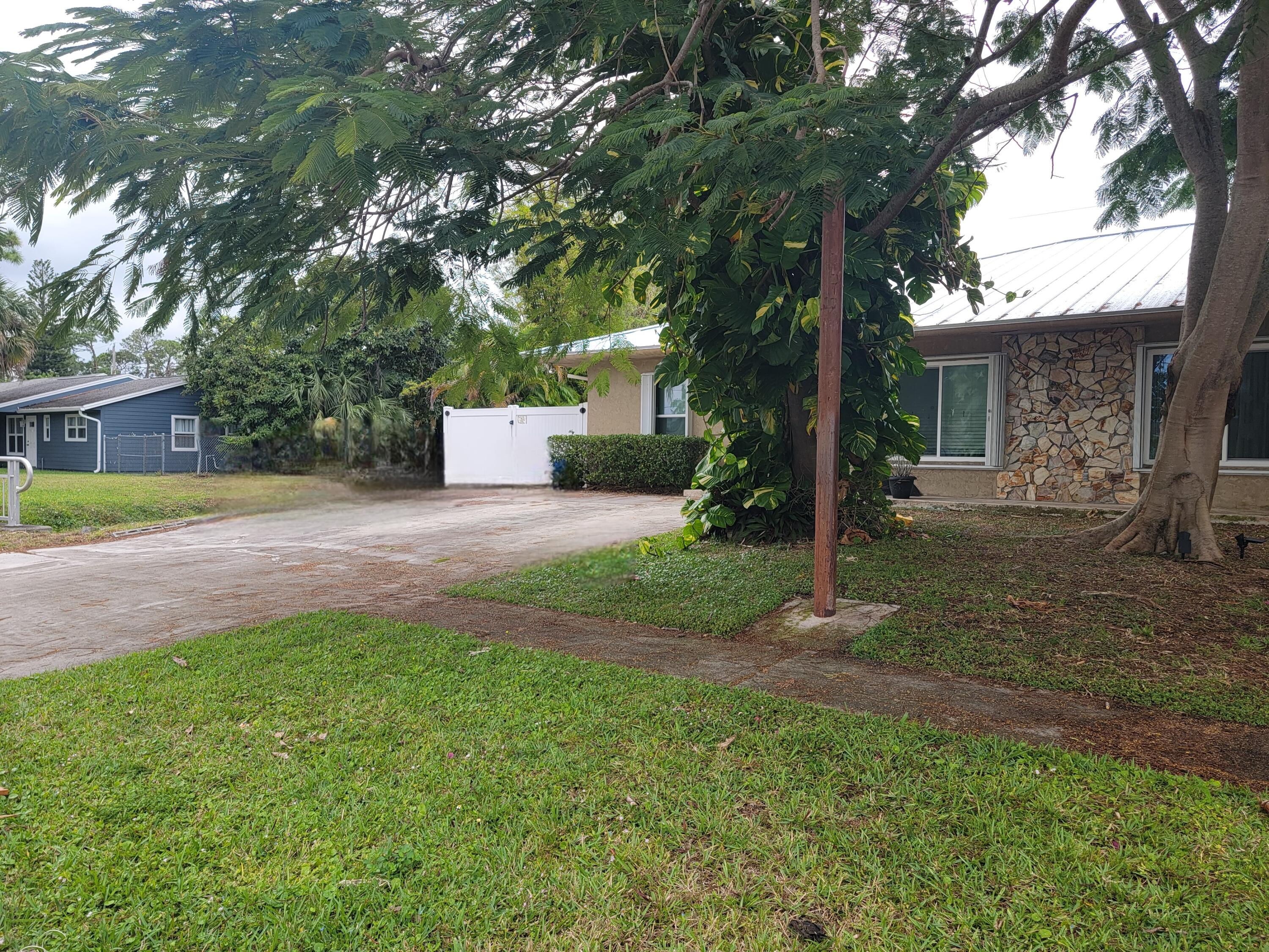 6223 Allen Street Jupiter, FL 33458 - Photo 3 of 3 20260114_113138