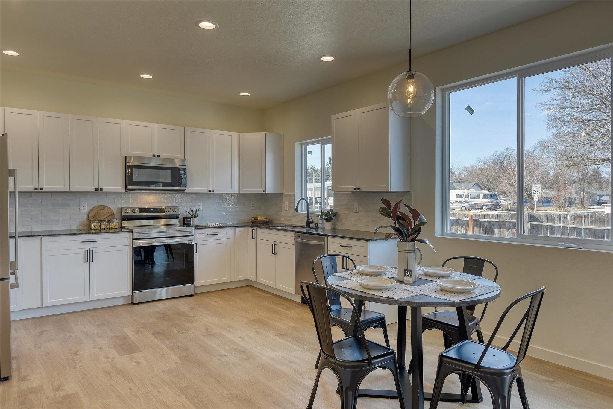 518 South Custer Road Spokane Valley, WA 99212 - Photo 8 of 31