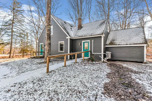$450,000 | 8 Beech Hill Road, Blue Hill, ME 04614