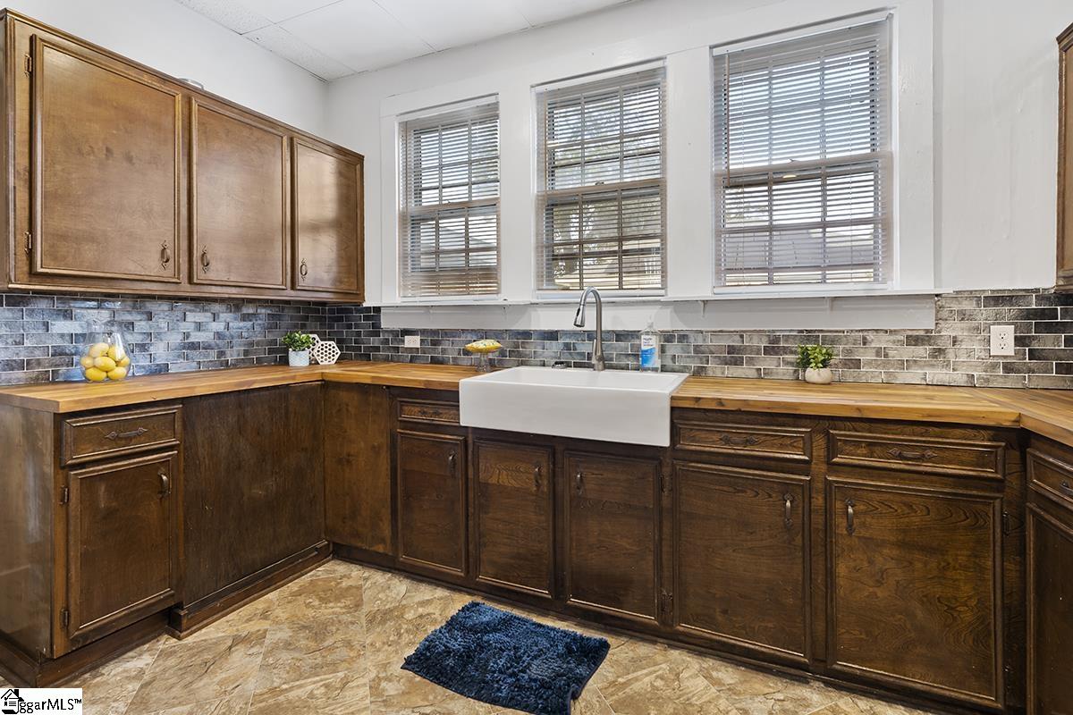 40 Smith Street Ware Shoals, SC 29692 - Photo 3 of 22