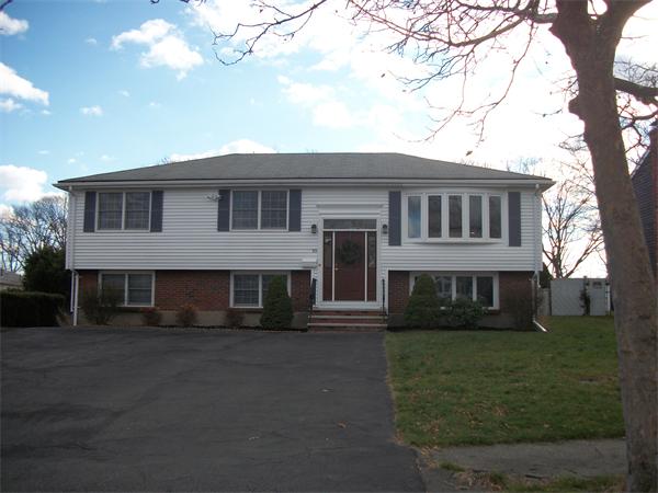10 Oakcrest Road Lynn, MA 01904 - Photo 2 of 21 Gallery Image 2