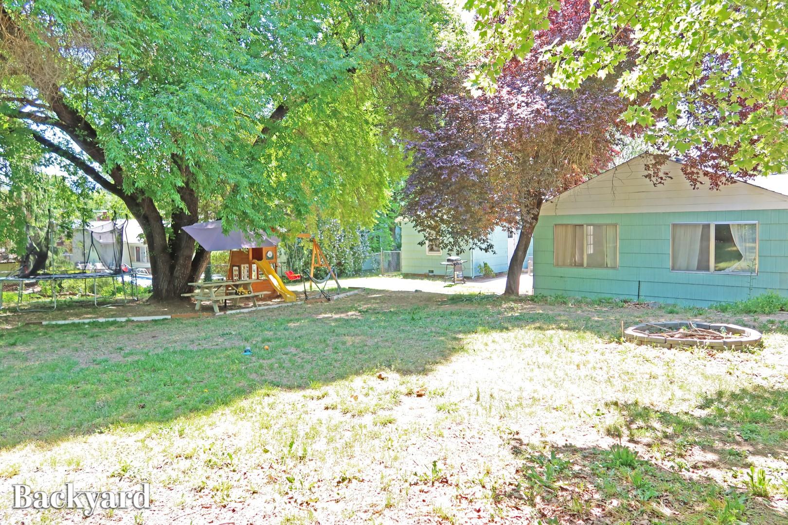 2111 Hillcrest Road Medford, OR 97504 - Photo 25 of 28 MLS 26 (Large)