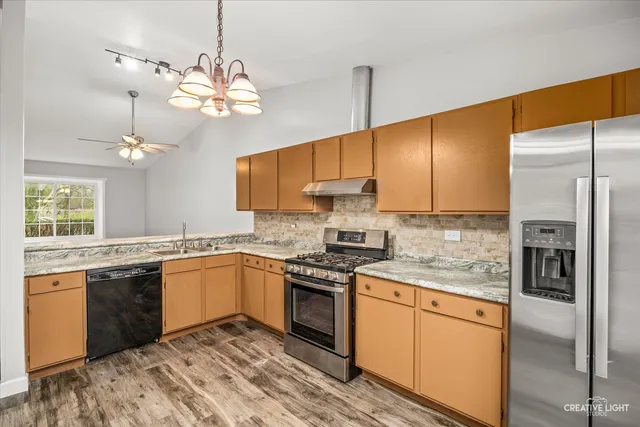 $299,000 | 386 Campus Drive, Elgin, IL 60120