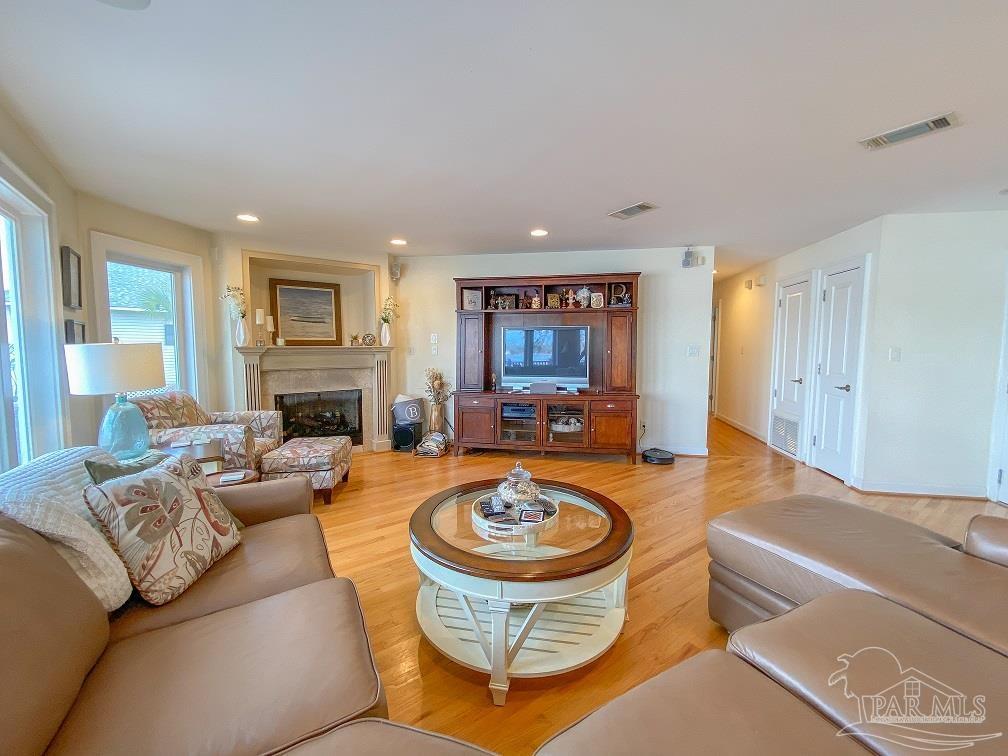 7804 Petersen Point Road Milton, FL 32583 - Photo 13 of 50 Gallery Image 13