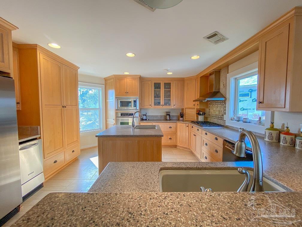 7804 Petersen Point Road Milton, FL 32583 - Photo 8 of 50 Gallery Image 8