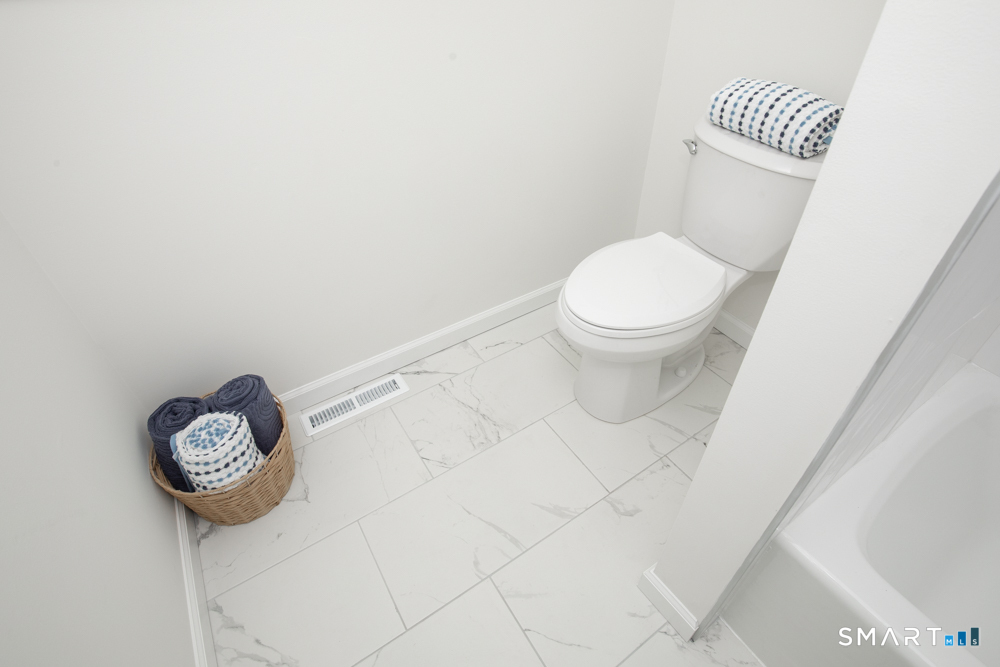 44 Farm Hill Road Wallingford, CT 06492 - Photo 15 of 38 Main full bathroom