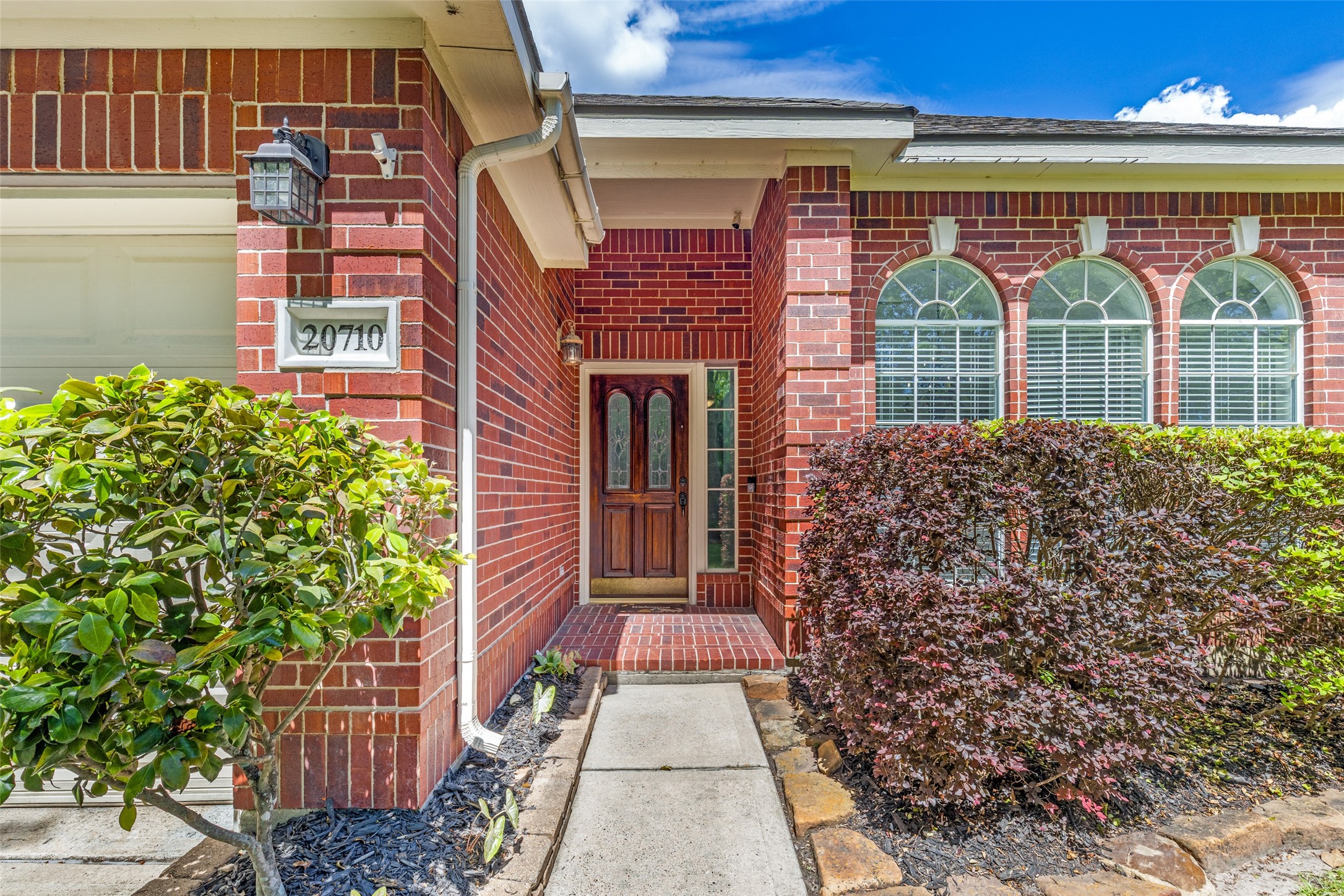 20710 Water Point Trail Humble, TX 77346 - Photo 3 of 29 Step into your new home, where the charming front porch sets the stage for a warm welcome.