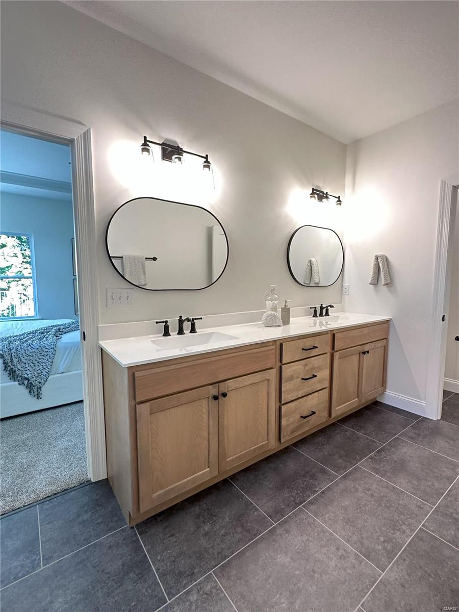 4919 Butler Hill Road St. Louis, MO 63128 - Photo 5 of 13 Gallery Image 5
