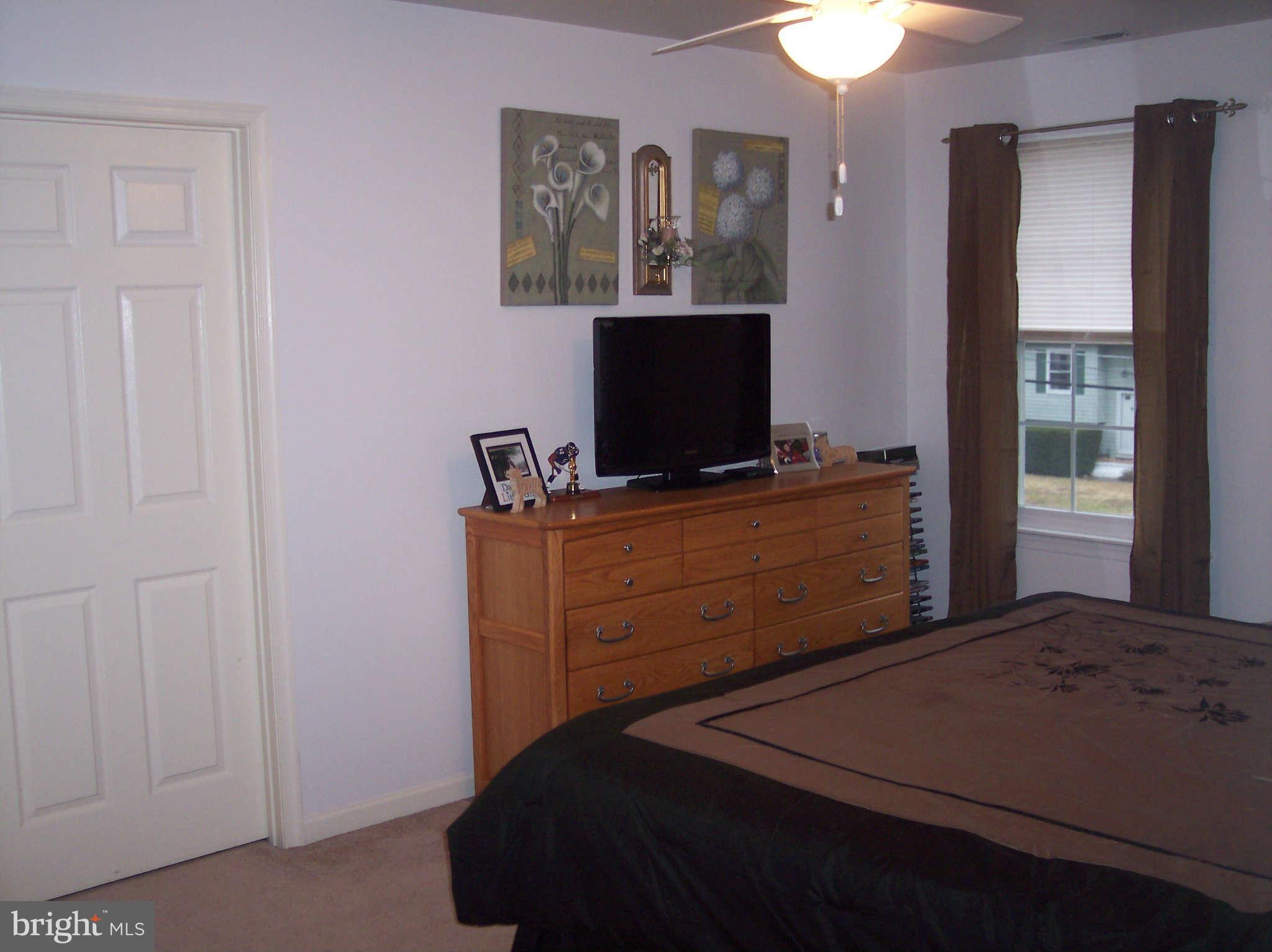 1906 Arundel Road Pasadena, MD 21122 - Photo 17 of 30 Bedroom (Master)