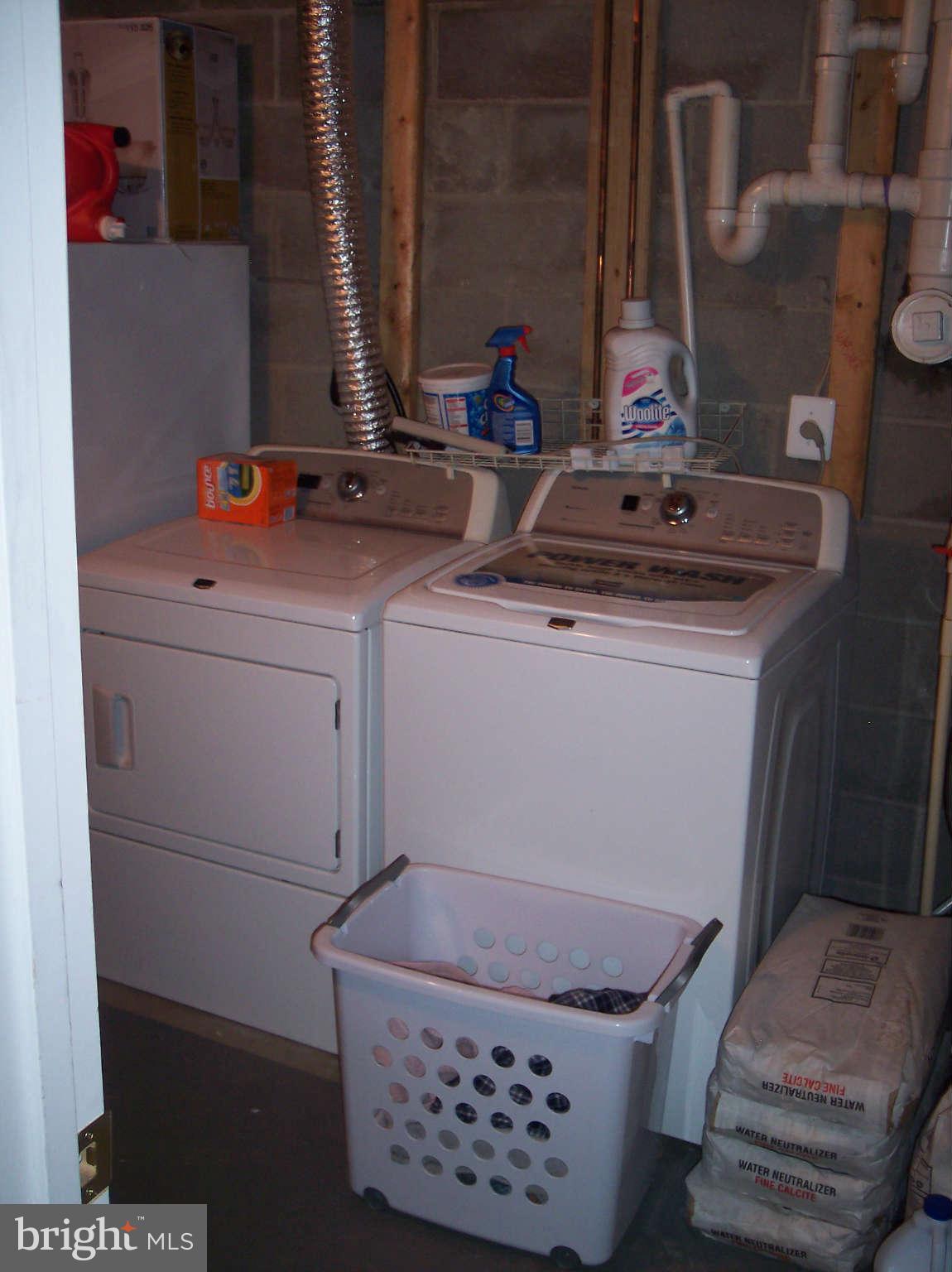 1906 Arundel Road Pasadena, MD 21122 - Photo 22 of 30 laundry