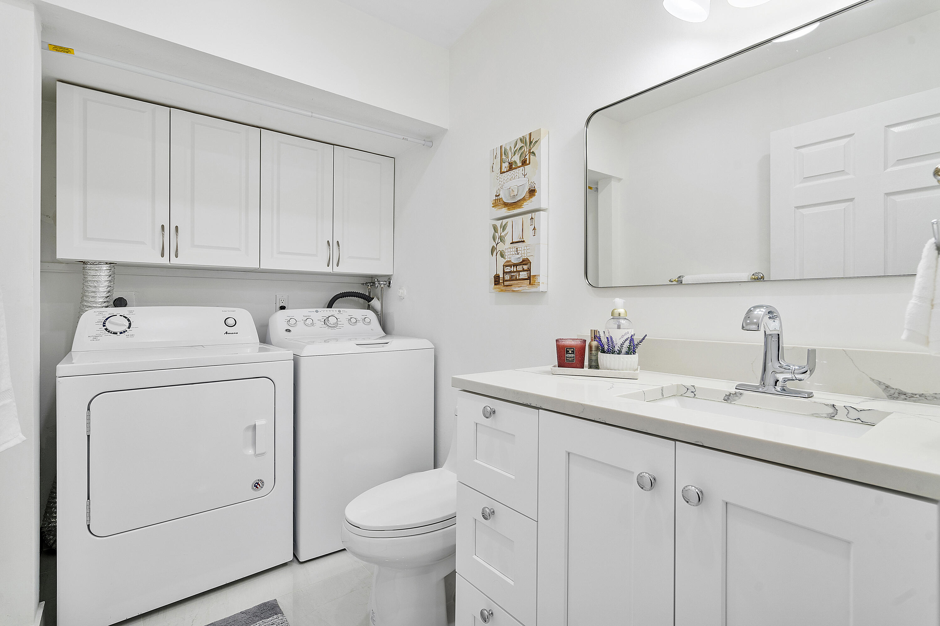 7678 Courtyard Run West Boca Raton, FL 33433 - Photo 25 of 47 Half Bathroom / Laundry
