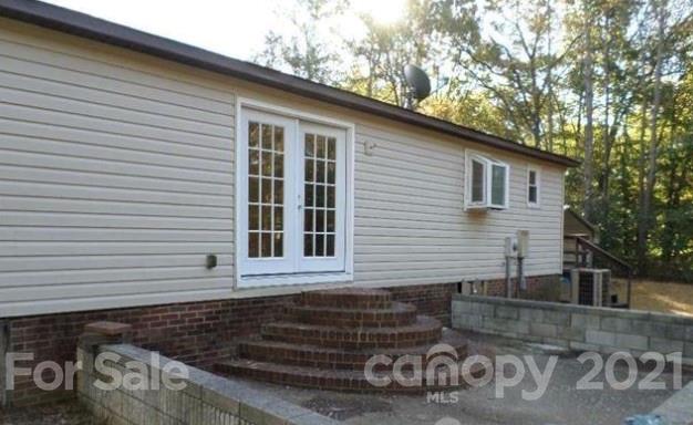 4199 Slanting Bridge Road Sherrills Ford, NC 28673 - Photo 2 of 15 Gallery Image 2