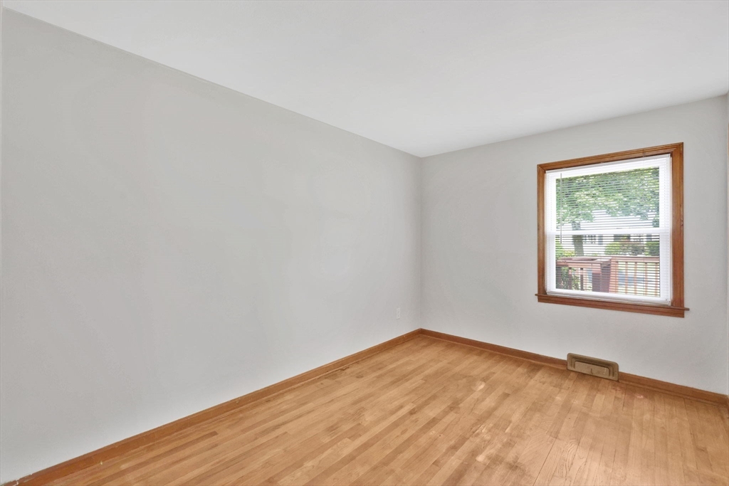 232 Almira Road Springfield, MA 01119 - Photo 19 of 36