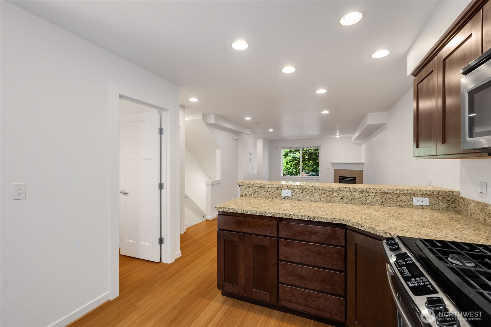 935 North 97th Street, Unit B Seattle, WA 98103 - Photo 12 of 37