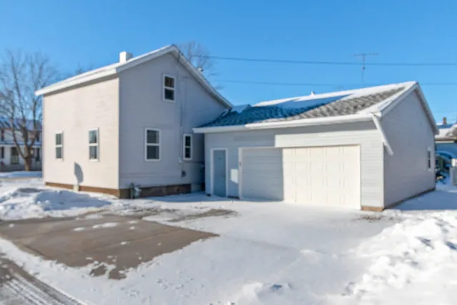 $173,500 | 237 Center Street, Oconto, WI 54153