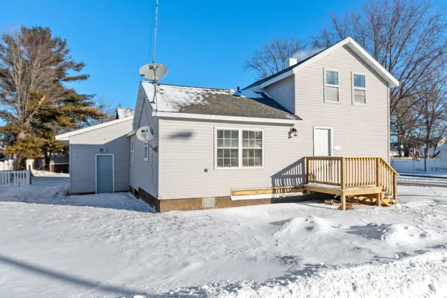 $173,500 | 237 Center Street, Oconto, WI 54153