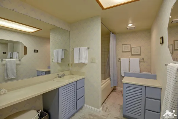 $2,800 | 40461 Bay Hill Way, Palm Desert, CA 92211