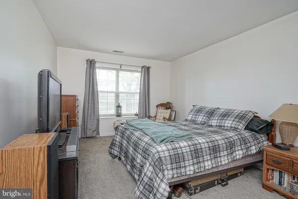 $2,150 | 804 B Sedgefield Drive, Mount Laurel, NJ 08054