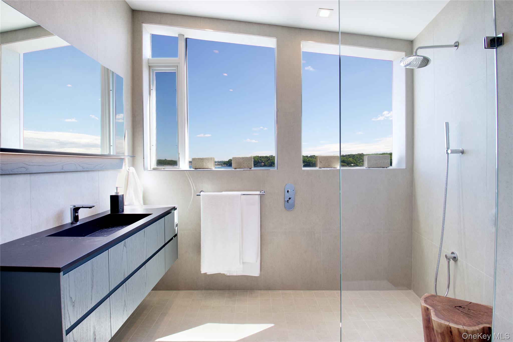 75-34 West Shore Road, Unit 34 Port Washington, NY 11050 - Photo 13 of 22 Ensuite bathroom, upper level