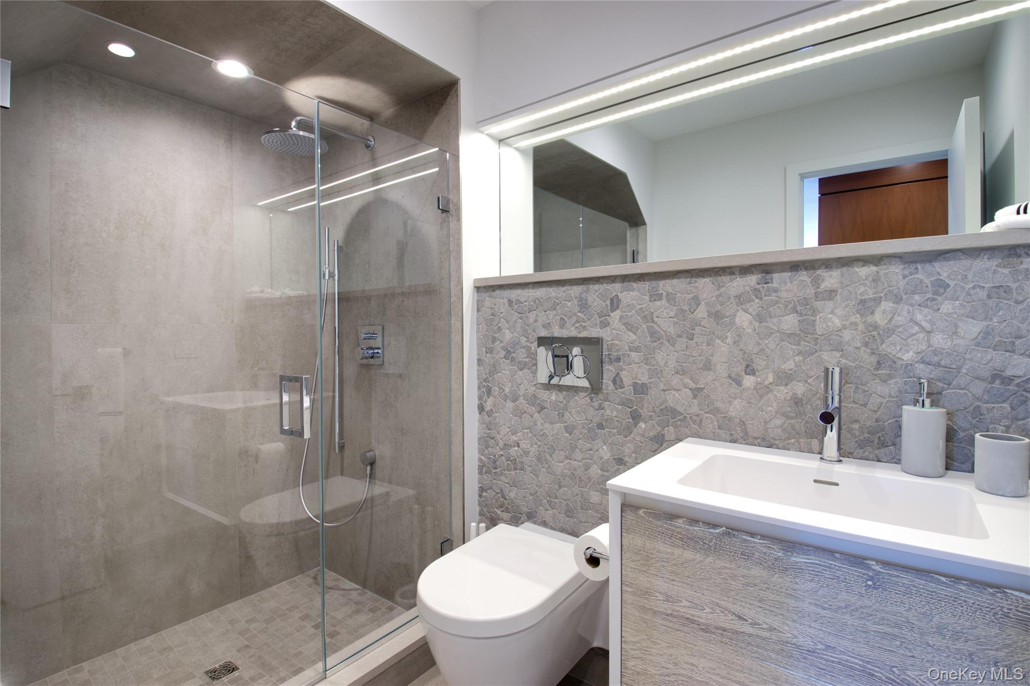 75-34 West Shore Road, Unit 34 Port Washington, NY 11050 - Photo 17 of 22 Full bathroom, lower level