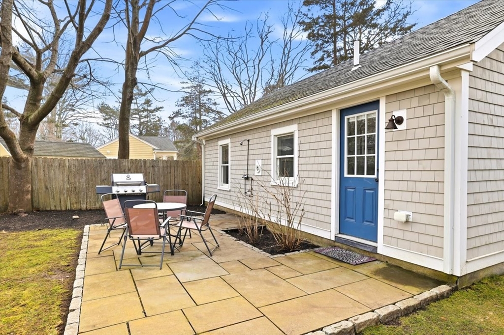 20 Nye Road Falmouth, MA 02540 - Photo 8 of 42 Gallery Image 8