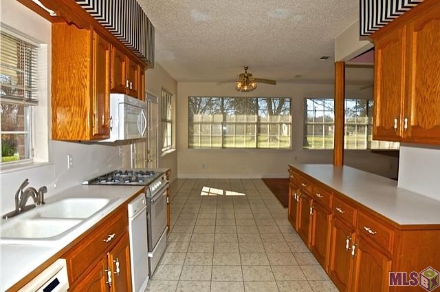 10522 George Lambert Road St. Amant, LA 70774 - Photo 12 of 31 Gallery Image 12