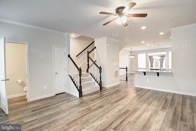 $2,600 | 304 Spring Bank Way, Frederick, MD 21701