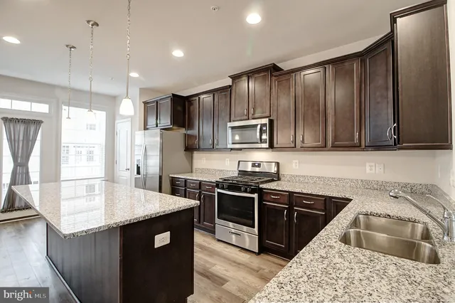 $2,600 | 304 Spring Bank Way, Frederick, MD 21701