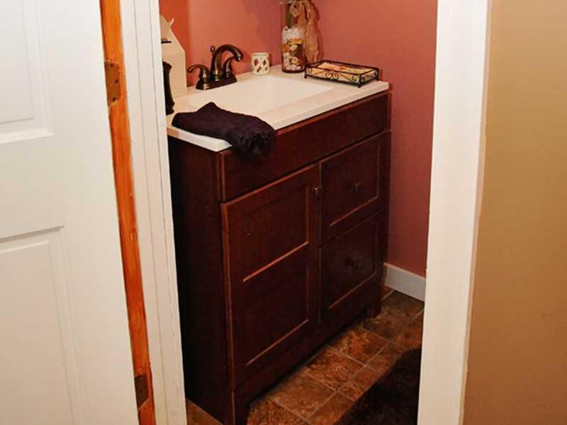 1820 Hassam Road Coraopolis, PA 15108 - Photo 23 of 25 Partial Bath.